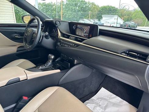 Used 2019 Lexus ES 350 w/ Premium Package FWD image 24