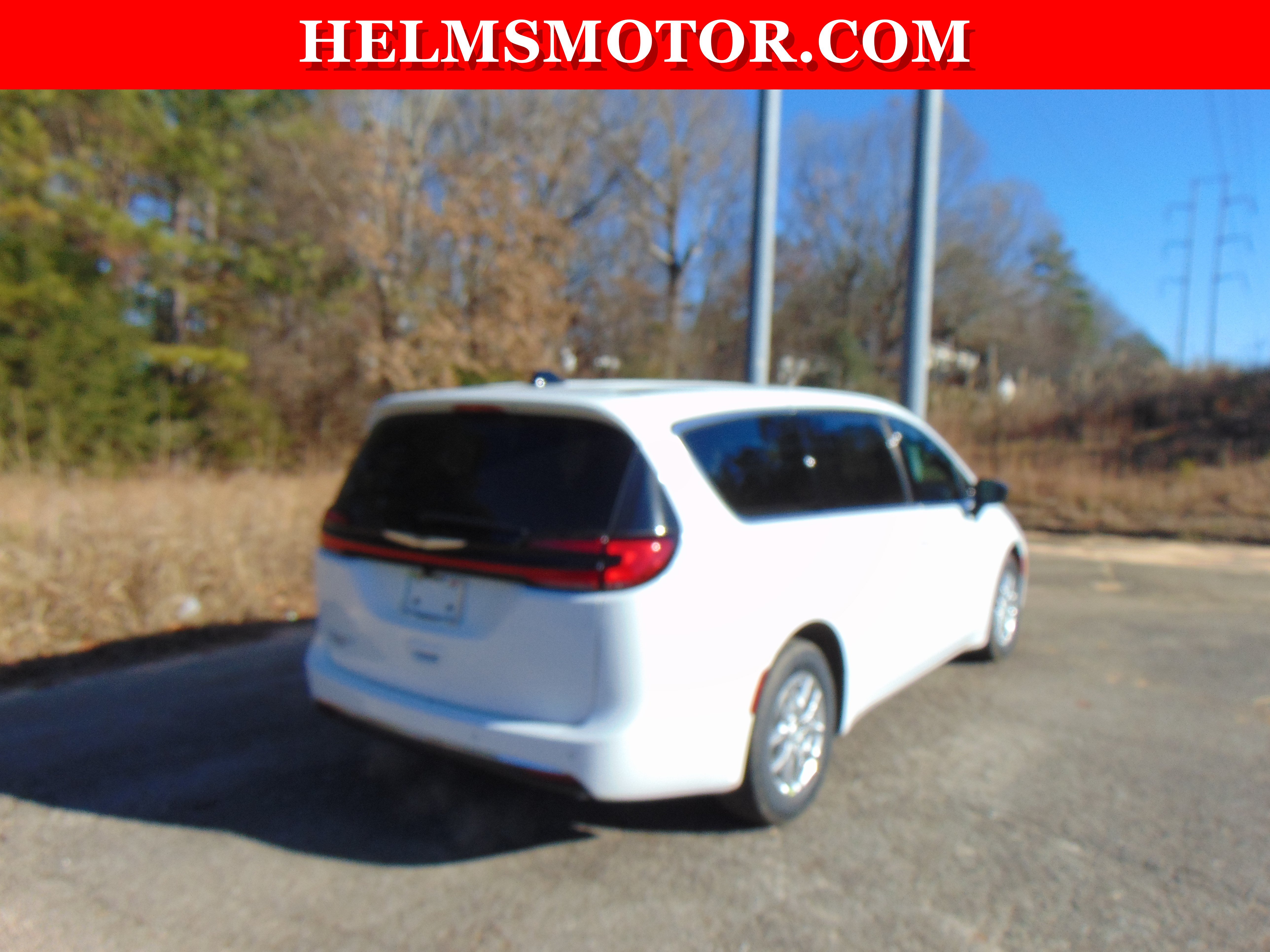 New 2026 Chrysler Pacifica Select FWD image 23