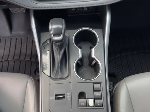 Used 2023 Toyota Highlander XLE image 21