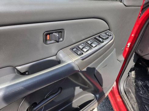 Used 2005 Chevrolet Silverado 3500 LS w/ Heavy-Duty Power Package AWD/4WD image 16