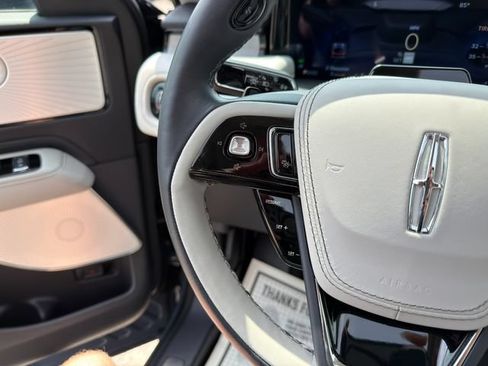 Used 2025 Lincoln Aviator Reserve w/ Equipment Group 201A AWD/4WD image 46
