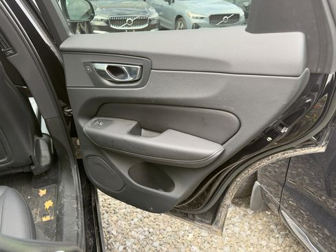 Certified 2022 Volvo XC60 B5 Momentum w/ Climate Package image 25