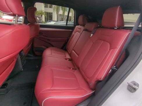 Used 2024 Jeep Wagoneer Launch Edition AWD/4WD image 16