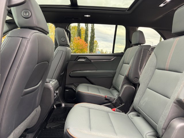 Used 2026 GMC Acadia AT4 w/ Luxury Package AWD/4WD image 22