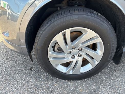 Used 2024 Land Rover Discovery Sport S image 9