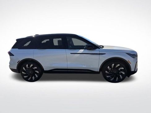 New 2026 Lincoln Nautilus Reserve w/ Jet Appearance Package image 17