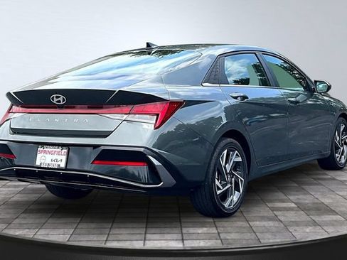 Used 2025 Hyundai Elantra SEL FWD image 6