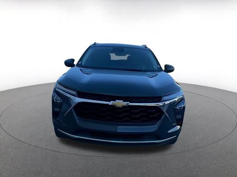 Used 2025 Chevrolet Trax LT image 4