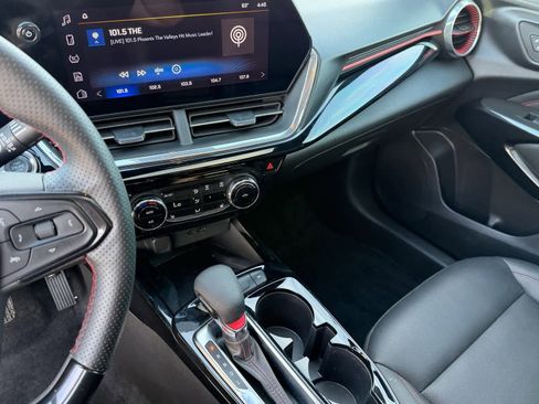 Used 2024 Chevrolet Trax RS w/ Sunroof Package image 20