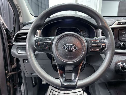 Used 2016 Kia Sorento LX image 21
