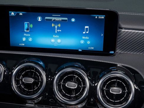 Certified 2026 Mercedes-Benz CLA 250 4MATIC image 18