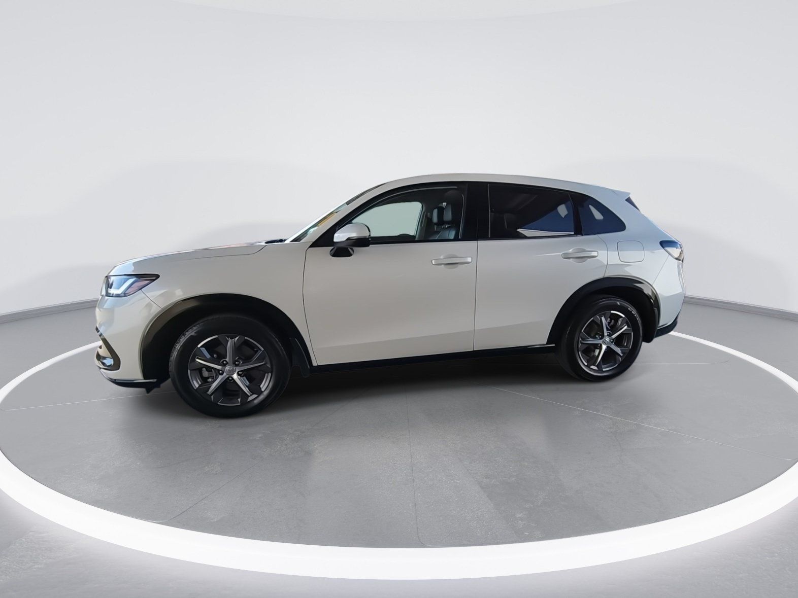Used 2024 Honda HR-V EX-L image 9