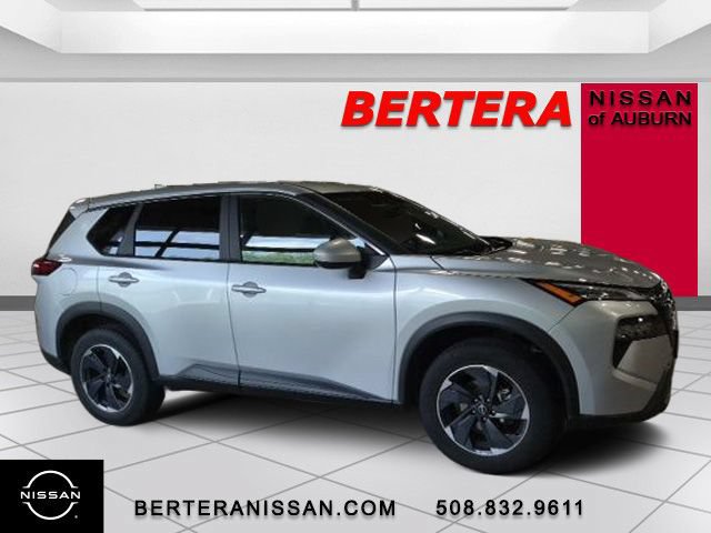 Used 2024 Nissan Rogue SV AWD/4WD image 2