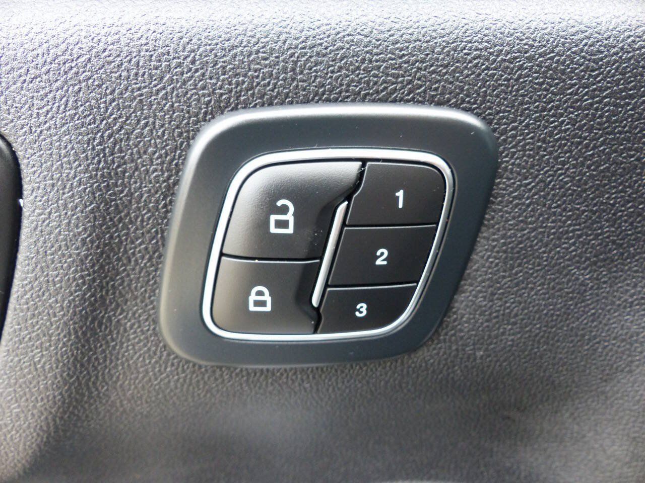 Used 2024 Ford Escape Active w/ Tech Pack #2 AWD/4WD image 20