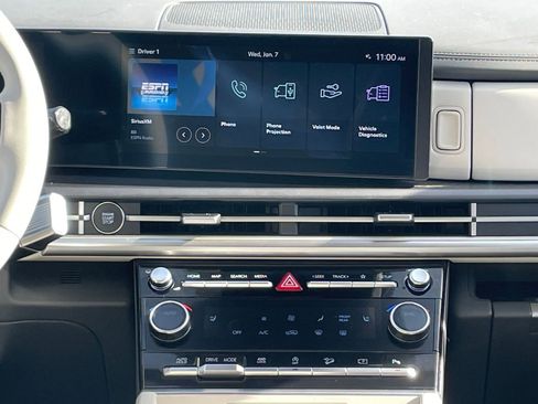 Used 2025 Hyundai Santa Fe SEL image 17