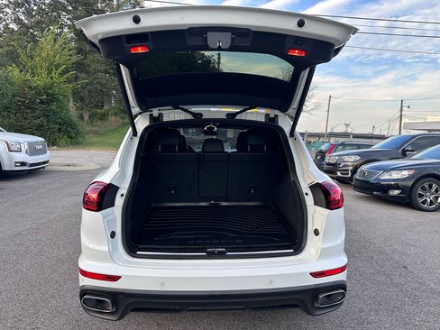 Used 2016 Porsche Cayenne image 43