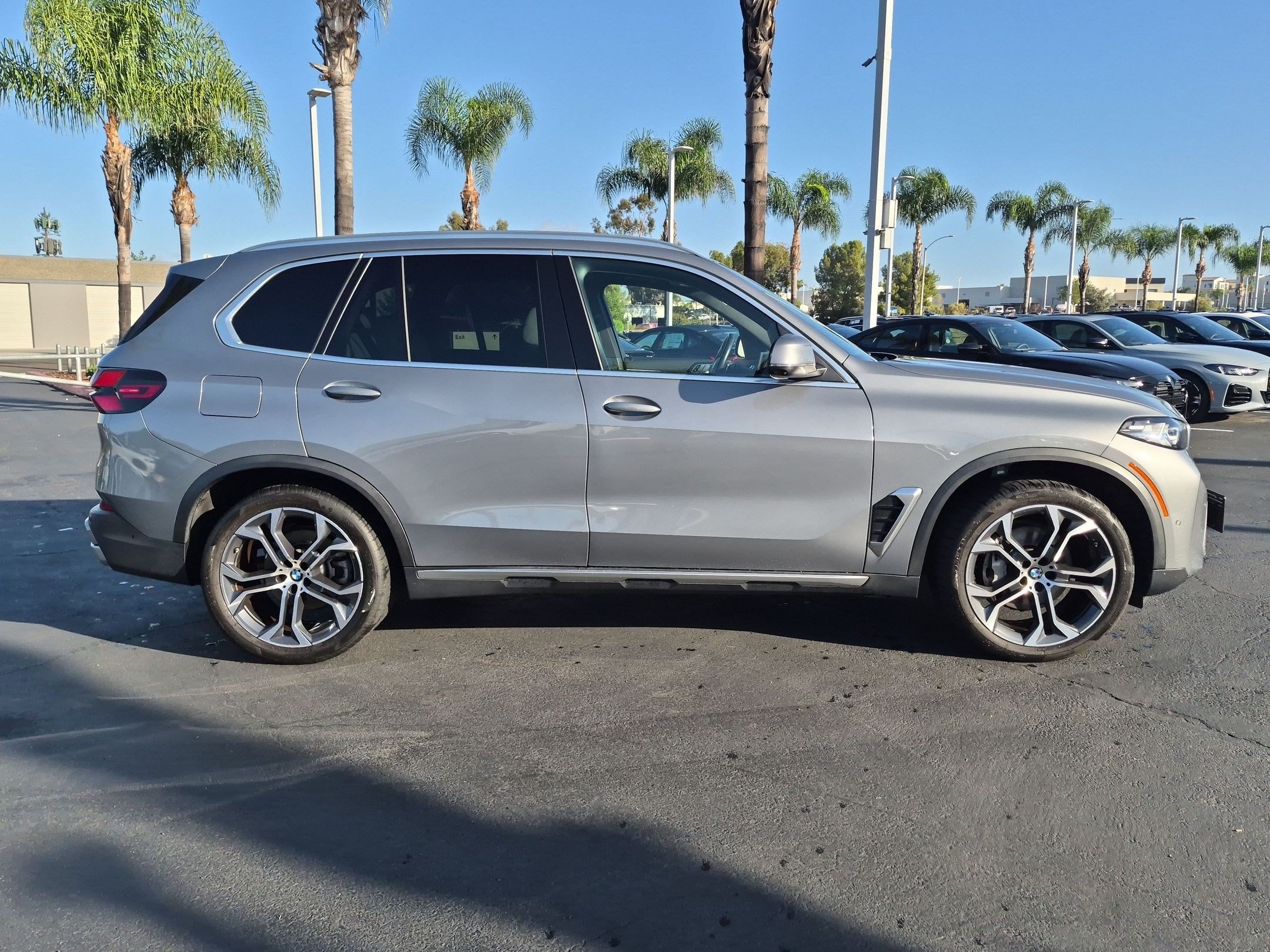 Certified 2024 BMW X5 xDrive40i w/ Premium Package AWD/4WD image 11
