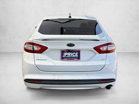 Used 2016 Ford Fusion SE FWD image 5