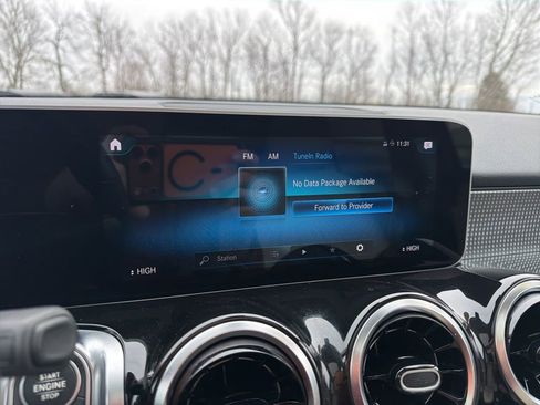 Used 2020 Mercedes-Benz GLB 250 4MATIC image 30