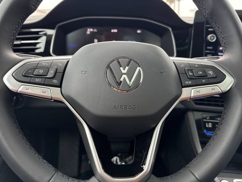 Used 2026 Volkswagen Jetta SE FWD image 22