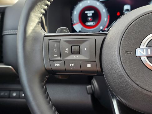Used 2024 Nissan Pathfinder Platinum w/ Cargo Package AWD/4WD image 32