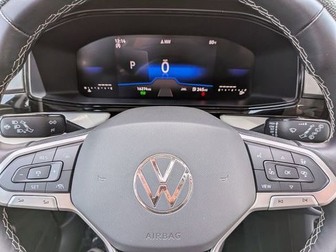 Certified 2025 Volkswagen Taos S FWD image 27