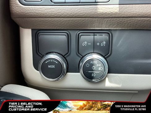 Used 2024 GMC Yukon XL Denali RWD image 38