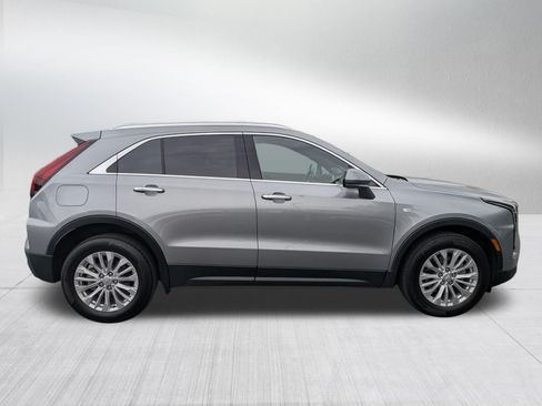 Used 2024 Cadillac XT4 Luxury w/ Cold Weather Package AWD/4WD image 6