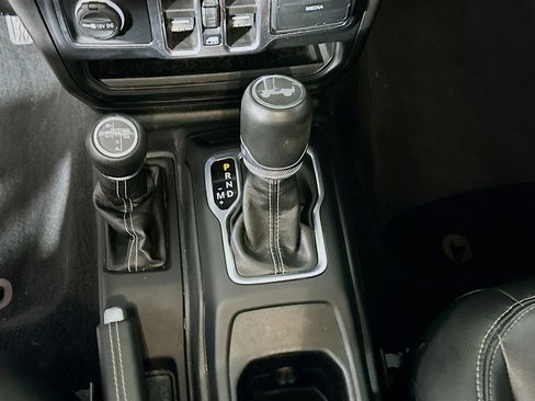 Used 2023 Jeep Wrangler Sahara image 24