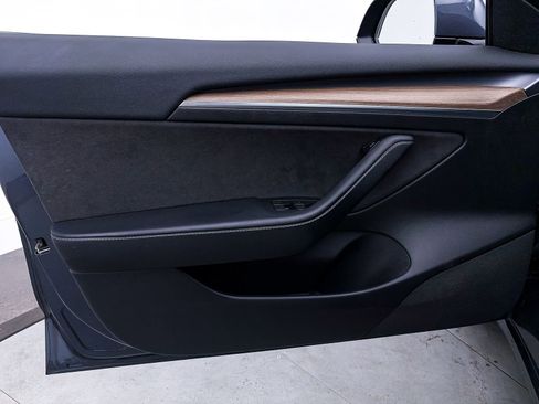 Used 2023 Tesla Model 3 Standard Range image 15