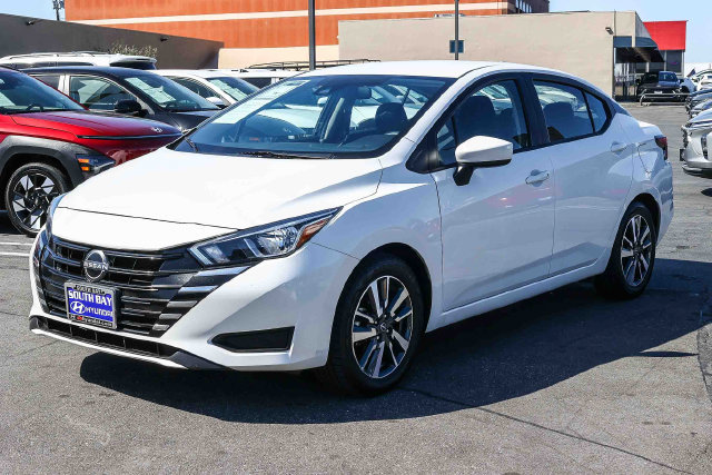 Used 2024 Nissan Versa SV FWD image 3