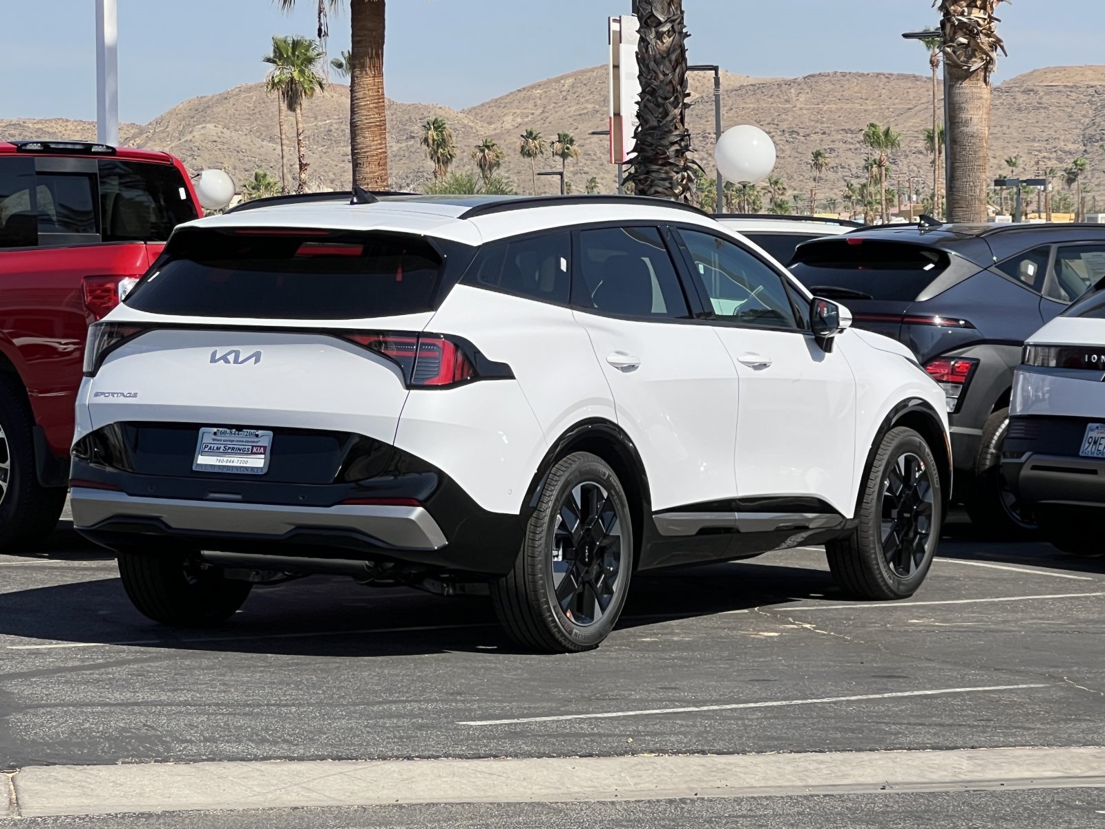 New 2026 Kia Sportage SX FWD image 3