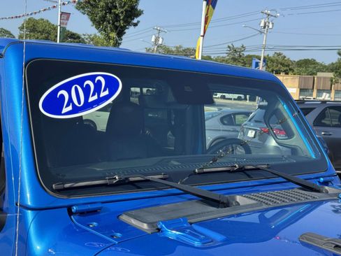 Used 2022 Jeep Wrangler Unlimited Sahara AWD/4WD image 10