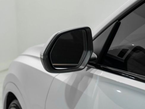 Used 2024 Audi Q8 Prestige image 35