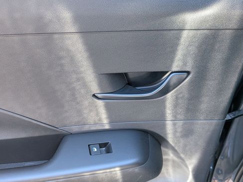 Used 2025 Hyundai Kona SEL FWD image 25
