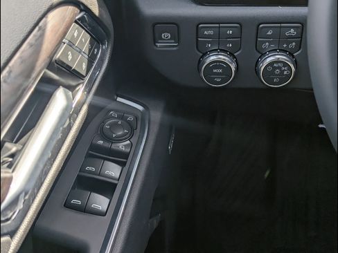 New 2026 GMC Sierra 1500 SLT w/ SLT Premium Package AWD/4WD image 22