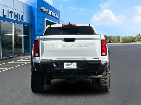 Used 2025 Chevrolet Colorado ZR2 w/ Technology Package AWD/4WD image 7