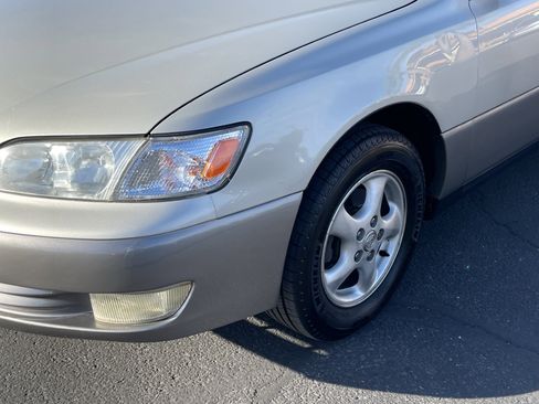 Used 1997 Lexus ES 330 FWD image 11