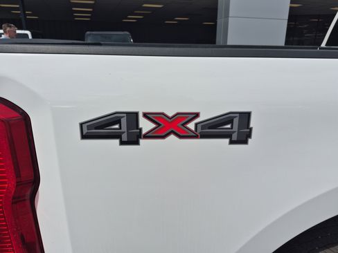 Used 2024 Ford F250 XLT image 8