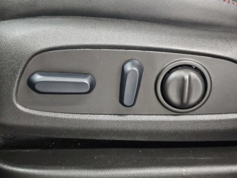 Used 2023 Chevrolet Equinox RS FWD image 31