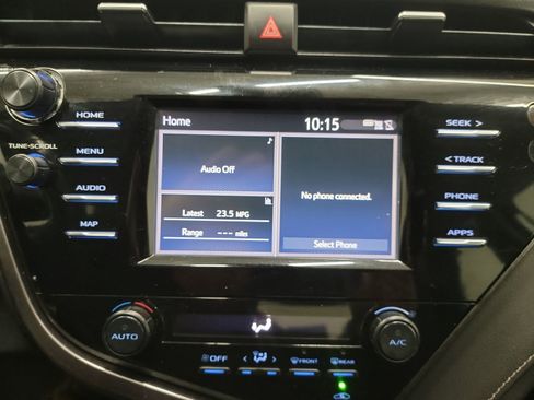 Used 2019 Toyota Camry SE w/ Carpet Mat Package image 22