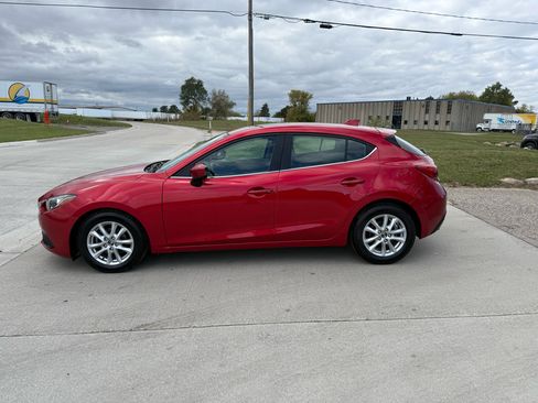 Used 2016 MAZDA MAZDA3 i Touring w/ Popular Equipment Package image 12