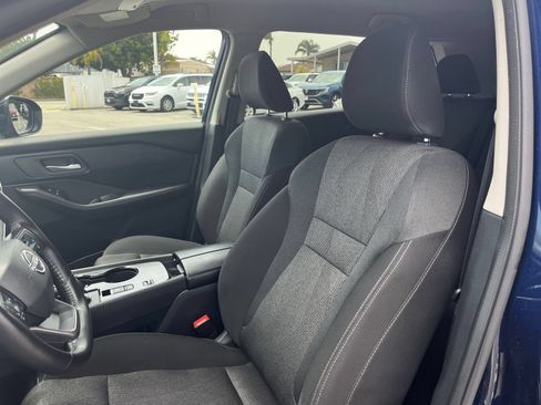 Used 2025 Nissan Rogue SV FWD image 29