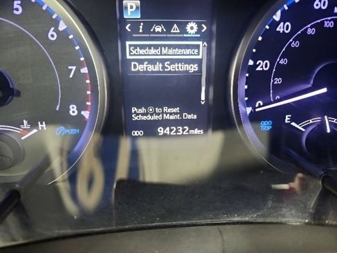 Used 2019 Toyota Highlander LE AWD/4WD image 29