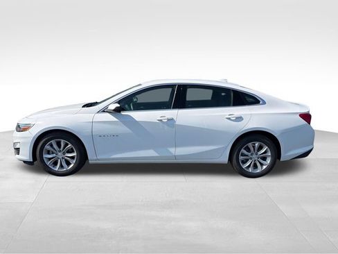 Used 2025 Chevrolet Malibu LT FWD image 2