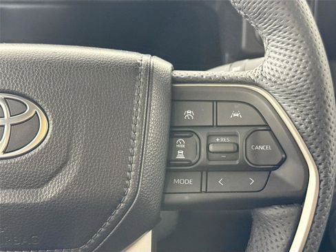 Used 2025 Toyota Tacoma Limited image 20