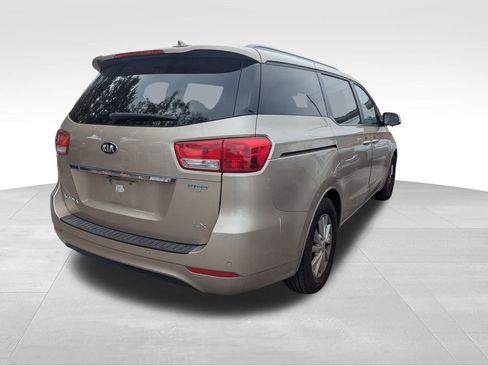 Used 2017 Kia Sedona LX w/ LX Essentials Premium Package image 7