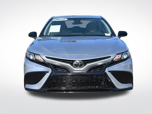 Used 2023 Toyota Camry SE image 2
