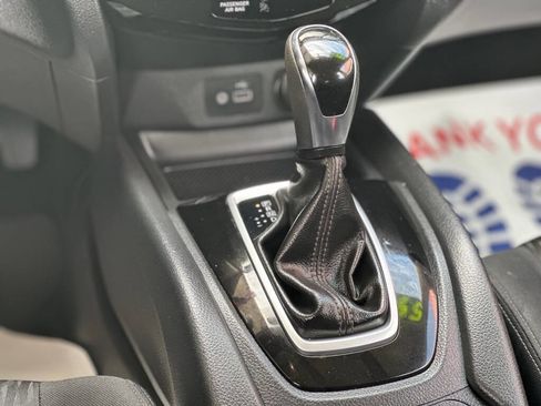 Used 2018 Nissan Rogue S AWD/4WD image 9