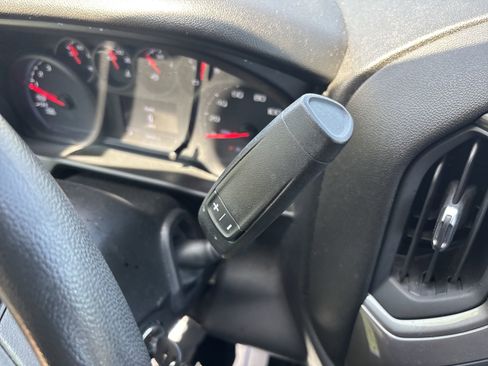 Used 2021 Chevrolet Silverado 1500 Custom image 21